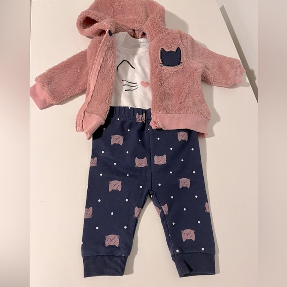 Cat Outfits - Picture 2 of 9